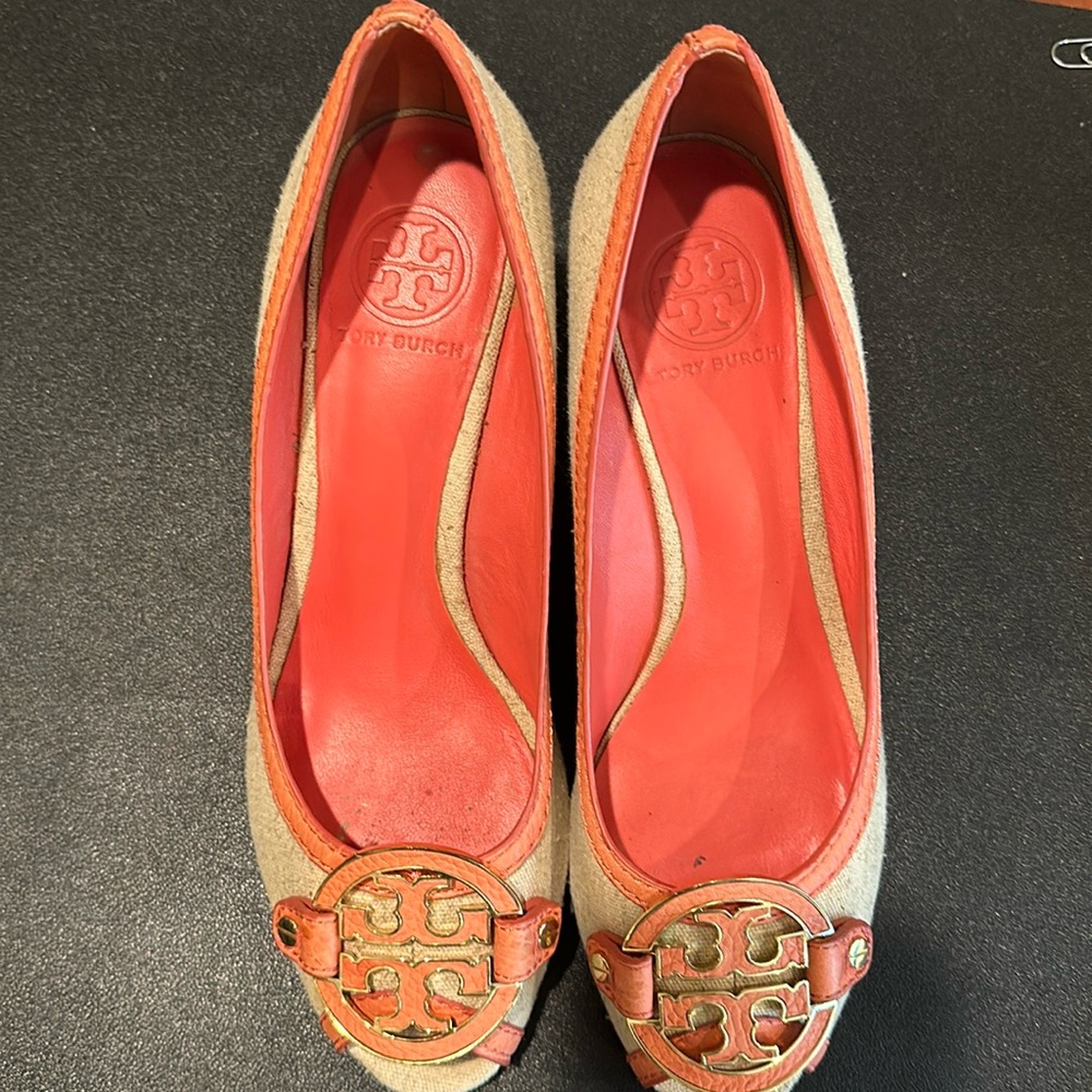 Torry Burch naive and peach open toe shoes.